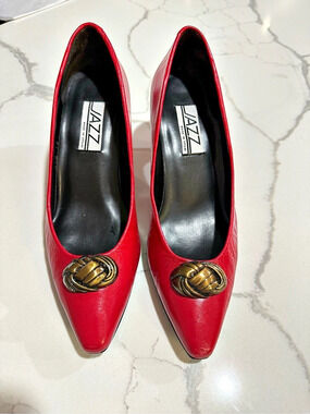 Vintage JAZZ Made in Spain Red Leather Pumps 8.5N Brass Knot Pointed Toe